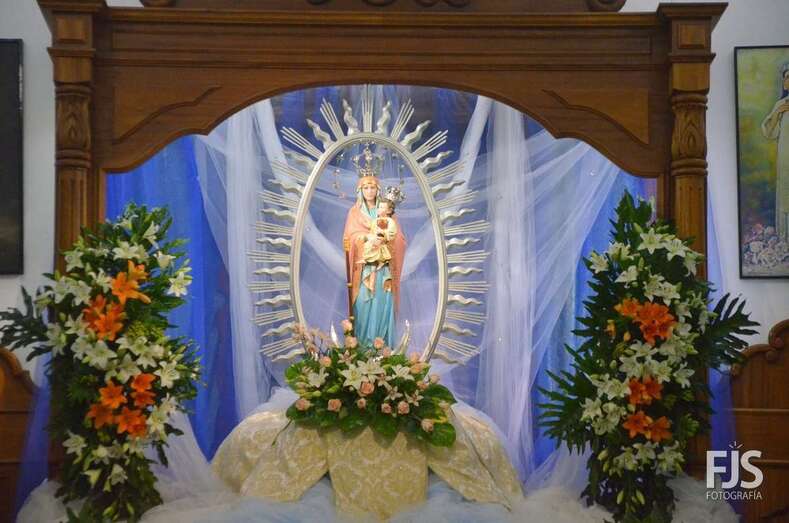 La Virgen de Las Nieves, patrona de Lomo Magullo, en su altar del templo de Lomo Magullo (Foto TA)